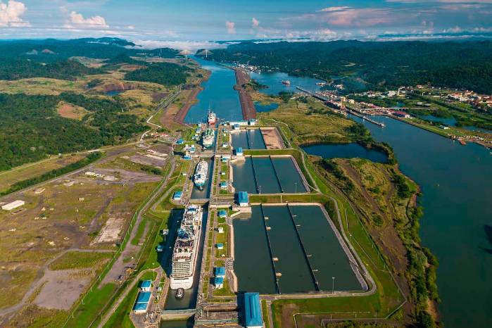 Al cierre de octubre, la ACP reportó 1,028 tránsitos oceánicos, un incremento del 5.4 % respecto a los 975 registrados en octubre de 2024.