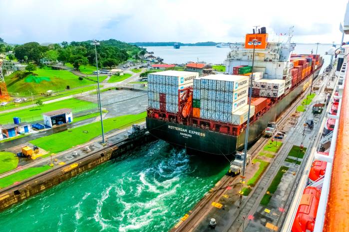 El Canal de Panamá mantiene un desempeño operativo positivo, pero enfrenta riesgos climáticos por El Niño.