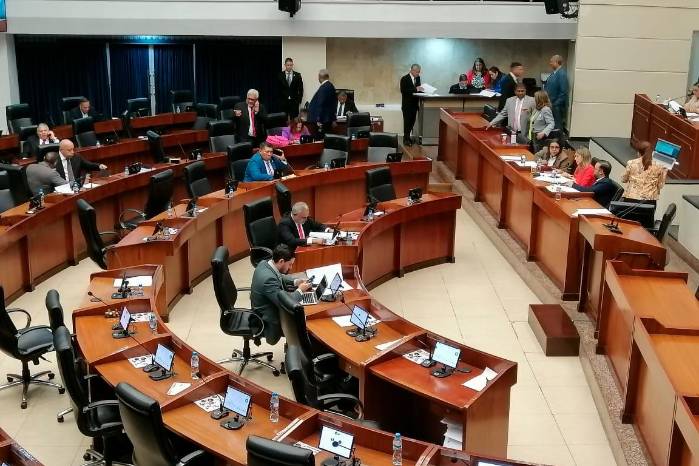 Pocos diputados estuvieron presentes en la discusión del segundo debate del proyecto de ley 1007.