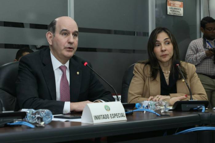 Asamblea retoma debate del presupuesto del Estado para el 2026