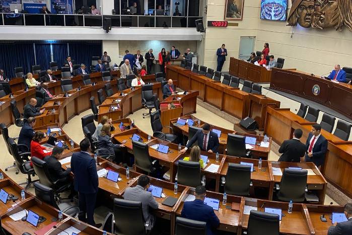 La nueva legislación reconoce el daño de la exposición no consentida en internet y castiga con cárcel a los agresores.