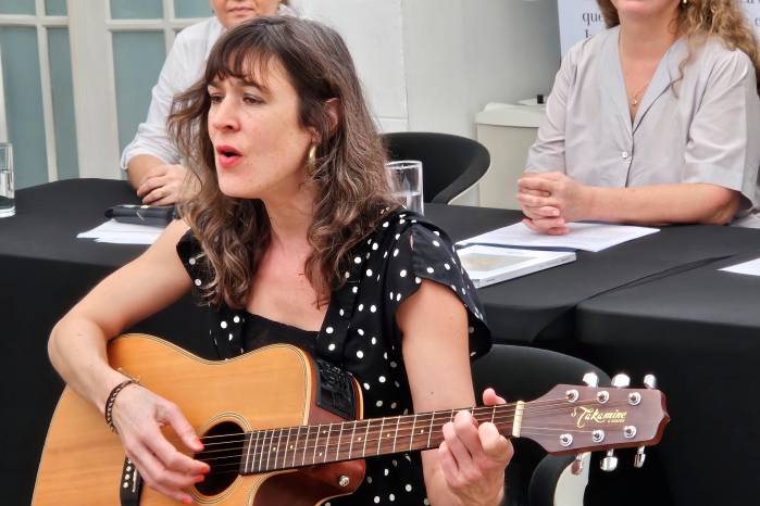 Caroline Duchenne interpretó una canción inspirada en Panamá.