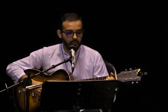 La música es uno de los vehículos con los que se transmiten los pasajes de la vida y obra del poeta salvadoreño Roque Dalton.