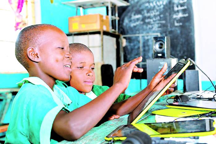 Los servidores offline garantizan el acceso a la educación digital en zonas sin conectividad.