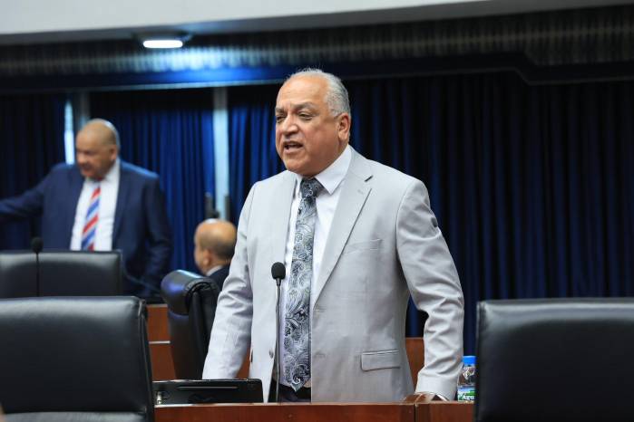 Camacho señaló que las reformas electorales deberán emanar de la Asamblea y no de grupos externos que busquen influir en el debate parlamentario.