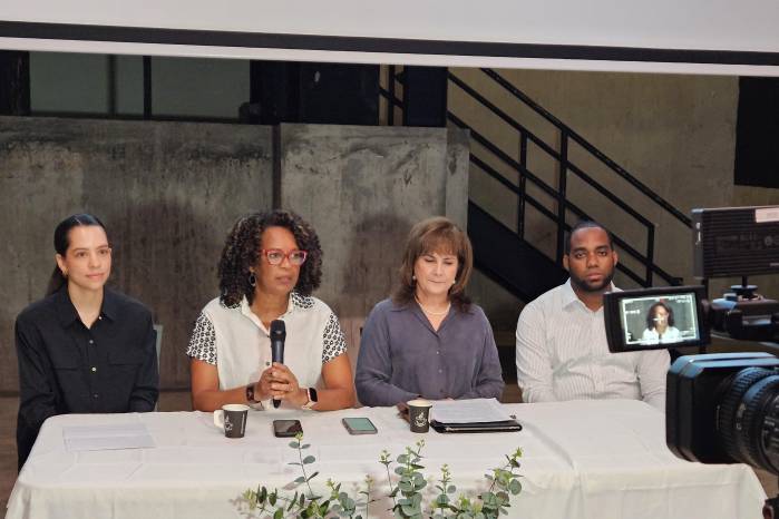 Teresa Quijano, Raisa banfield, Mónica Alvarado y Edwards Molla.