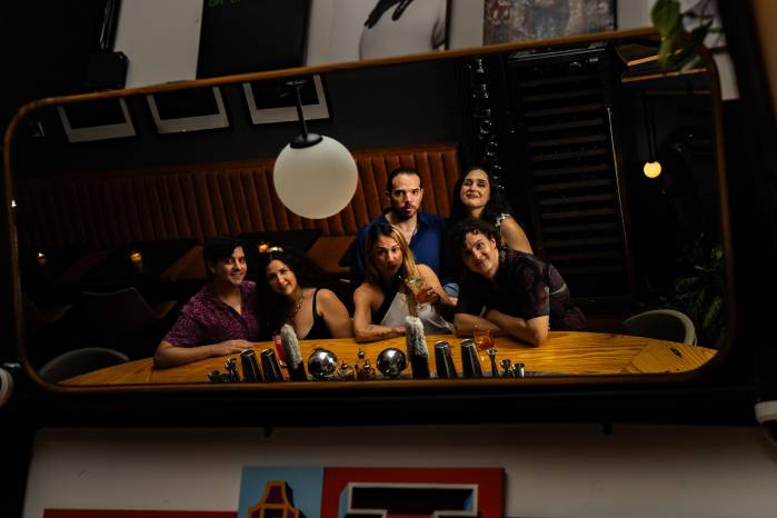 Después de pasar por los Teatros Guild y La Plaza, los comediantes Carlota Allen, Andrés Clemente, Michelle Alpízar, Giancarlo Benedetti, Mónica Porras y Simón Tejeira expondrán en el Teatro Pacific el resultado de meses de práctica.