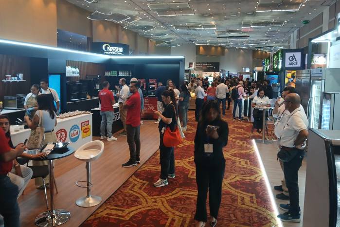 Durante dos días 114 empresas proveedoras se dan cita en el Megapolis Convention Center.