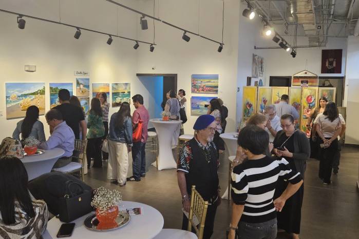 Sala de exposiciones en Panama Art supplies.