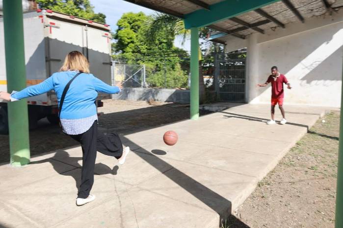 El 5 de febrero el Senniaf compartió en sus redes sociales que el 5 de febrero el CAI de Tocumen recibió la visita de Comisión de la Mujer, la Niñez, la Juventud y la Familia de la Asamblea Nacional.