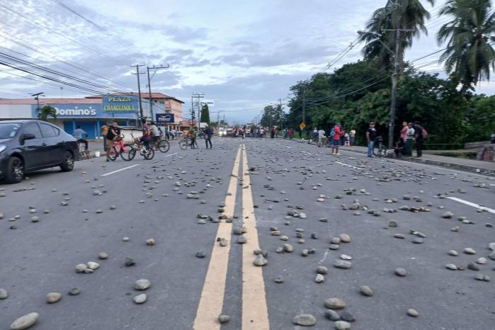 El barrio de Finca 11 se convirtió en un campo de batalla este viernes 20 de junio.