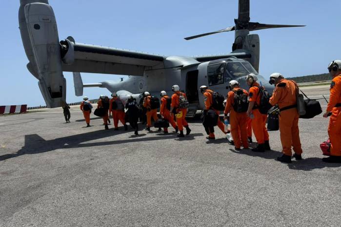Rescatistas estadounidense viajan a Venezuela para brindar apoyo humanitario.