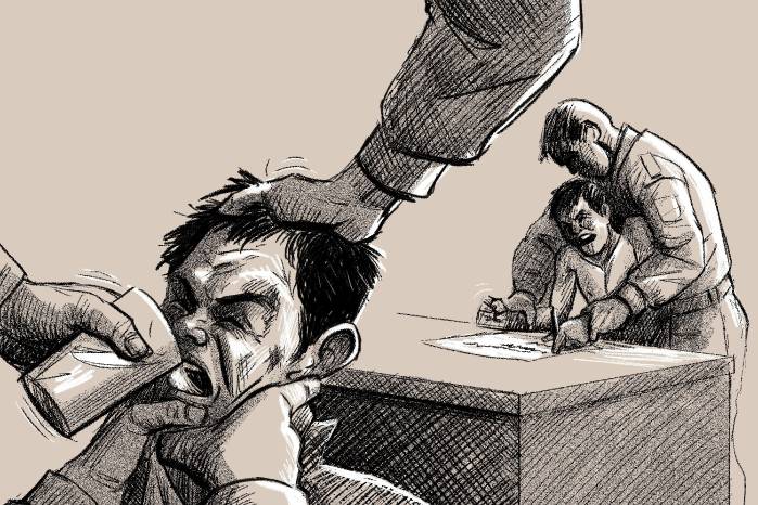 Algunas víctimas denunciaron que las obligaron a beber agua con gas lacrimógeno y a firmar, bajo coacción, documentos de supuesto buen trato por parte de la fuerza pública.