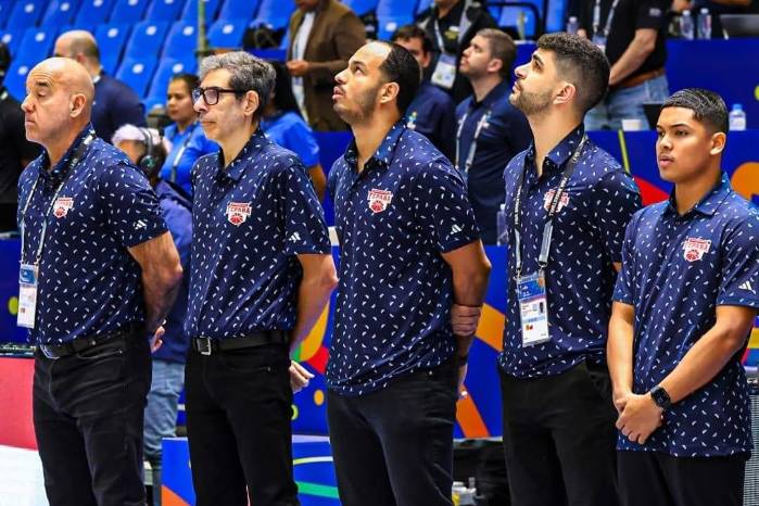 Gonzalo García y su equipo técnico.