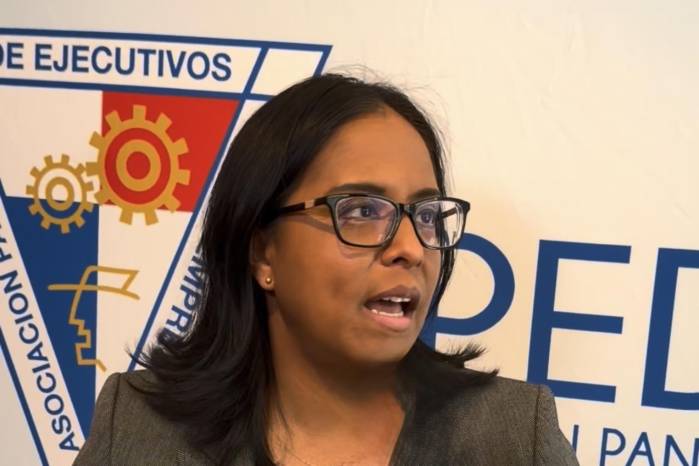 Damaris Young, presidenta del Comité Olímpico de Panamá durante el Foro Deporte de Apede.