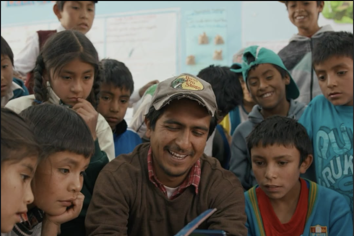 La cinta captura diversos años de intentos de Valencia por realizar su sueño.