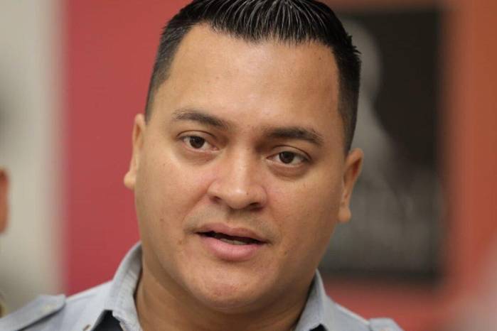 El caso expone tensiones internas en Realizando Metas a semanas del vencimiento de su directiva.