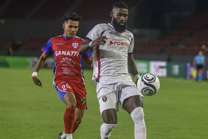 Everardo Rose durante el partido ante el L.A. Firpo de El Salvador.