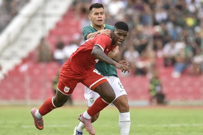 El futbolista panameño, Kadir Barría durante el partido contra Bolivia.
