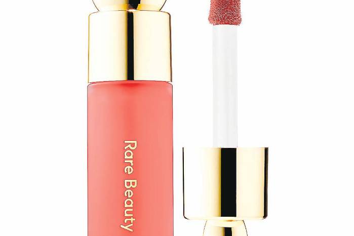 Finalizar con la aplicación de un labial de tonalidad clara.