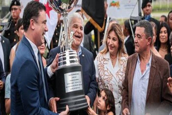 El presidente José Raúl Mulino ha asistido al Hipódromo Presidente Remón a las dos últimas versiones del Clásico Presidente.