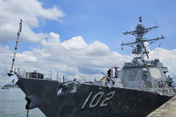 El USS Sampson está de regreso en Ciudad de Panamá, en la entrada Pacífico del Canal de Panamá.