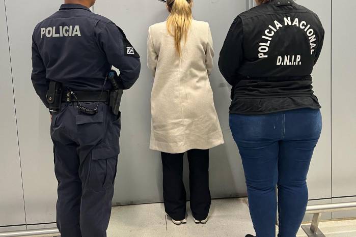 La aprehensión de la mujer, por el delito de blanqueo de capitales, se dio en el Aeropuerto Internacional de Tocumen.