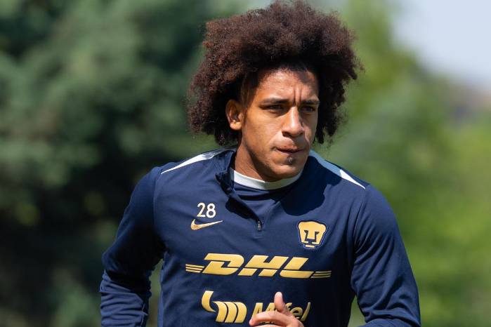 El mediocampista panameño, Adalberto Carrasquilla.