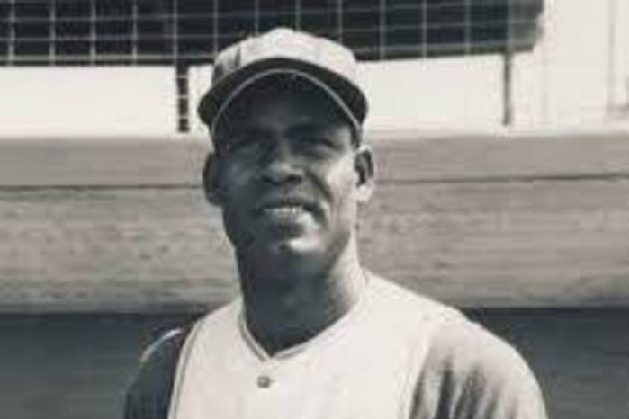 Su experiencia lo llevó a participar como árbitro en importantes eventos internacionales, entre ellos campeonatos mundiales de béisbol, Juegos Panamericanos, Copas Intercontinentales y los Juegos Olímpicos de 1992 celebrados en Barcelona.