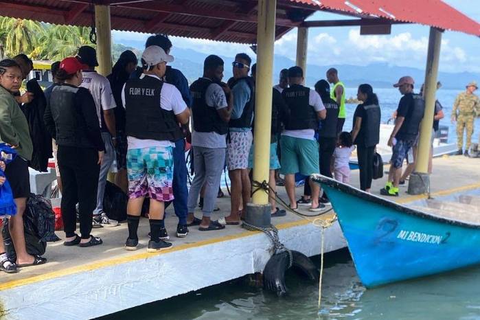 El personal de la AMP junto a otras instancias verifican la documentación obligatoria, que incluye la certificación técnica de la nave, la licencia de operación correspondiente y los permisos exigidos por la autoridad competente.