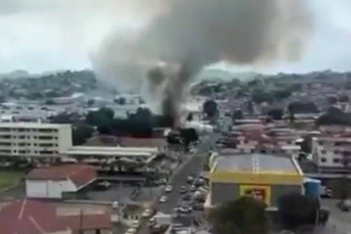 El incendio destruyó las dos barracas.