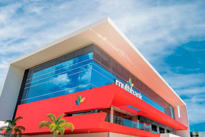 Multibank ofrece productos bancarios diseñados para satisfacer las necesidades de sus clientes, con el principal objetivo de hacer realidad sus sueños y brindarles apoyo.