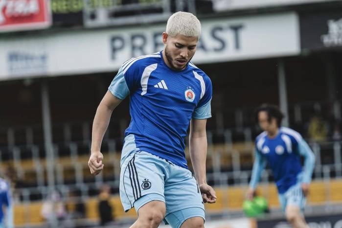 Cristian Martínez con el Slovan Bratislava.