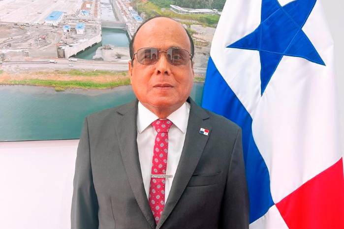 El embajador panameño Jaime Serrano Rivas, reconocido diplomático de carrera y profesor universitario.