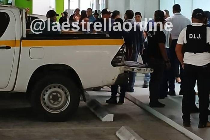 Estas oficinas se encuentran un centro comercial.