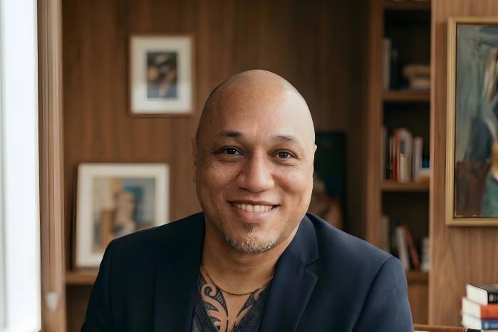 El escritor Joel Román también publicó ‘Verdades ocultas’ y ‘El poder de tu yo’.