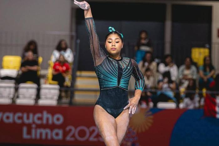 La gimnasta panameña Hillary Heron