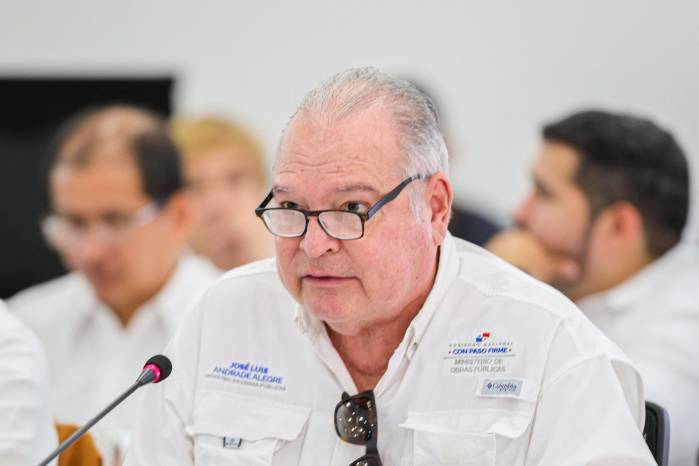 José Luis Andrade Alegre, ministro de Obras Públicas.