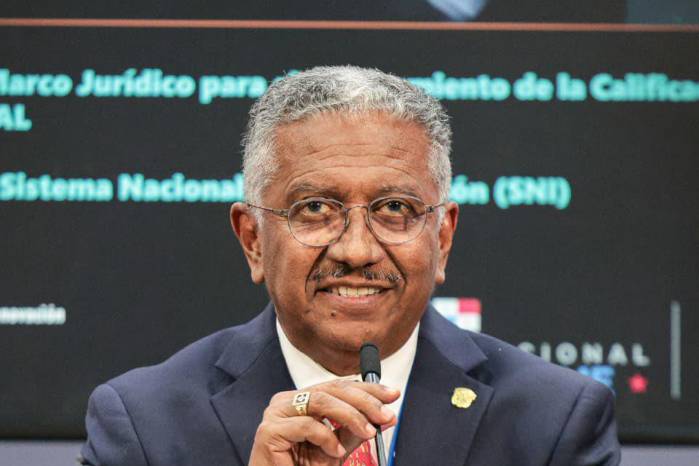 Dr. Eduardo Ortega-Barría, secretario Nacional de Ciencia, Tecnología e Innovación.