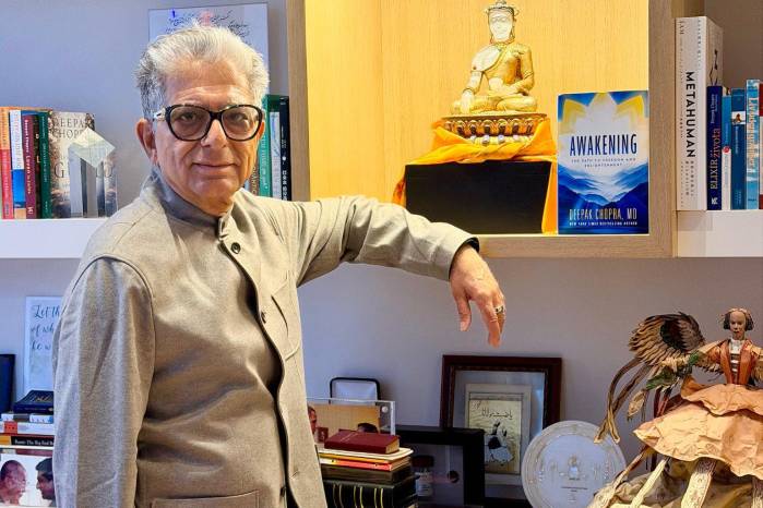 En su declaración publicada en X, el autor afirmó que su contacto con Epstein fue “limitado”.