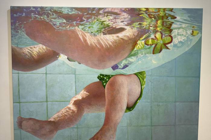 Takakuwa busca que el espectador se imagine que hay detrás de los protagonistas de cada obra.