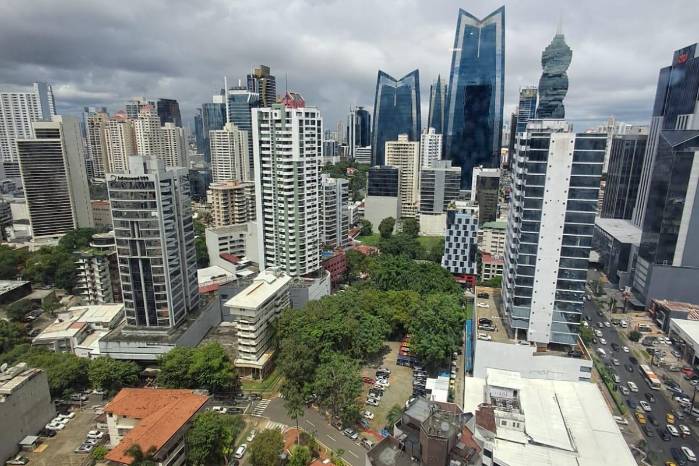 Tradicionalmente la imagen urbana de ciudad de Panamá ha estado ligada a un skyline de rascacielos, vinculado al centro financiero y apartamentos de lujo.