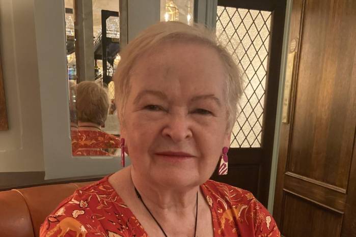 Lo mismo sucedió con Helen McCarthy a quien tuve el placer de escribir por unas series de anime que no aparecieron en la primera edición de la ya famosa «The anime encyclopedia» de 2001.