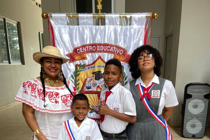 Adriana Aguilar: la maestra que sostiene su hogar.