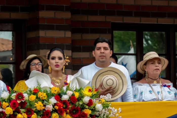 Desde La Villa de Los Santos, el alcalde instó al Gobierno y al resto de los municipios a garantizar que los recursos recaudados por el bien inmueble sean usados en beneficio directo de las comunidades.