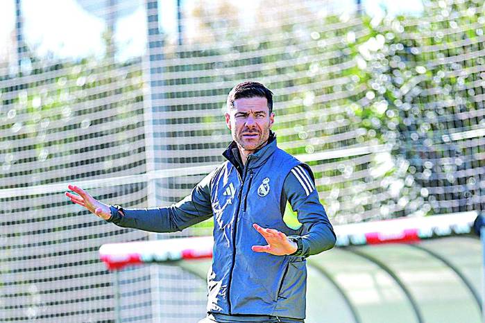 Xabi Alonso asumió el 1 de junio de este año la dirección técnica del club merengue, seis meses después se podría romper su relación.