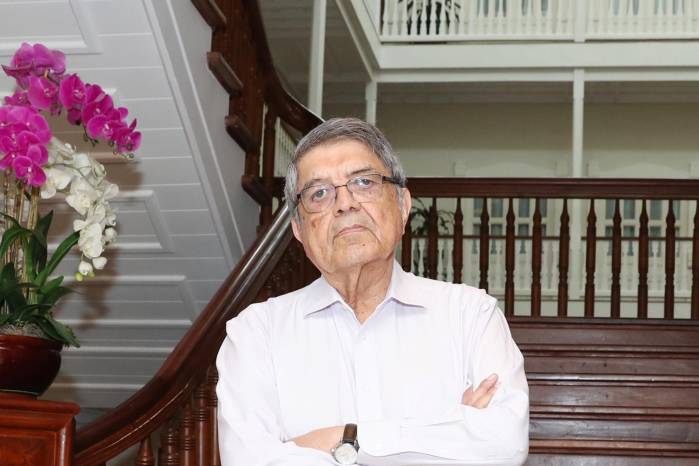 A sus 83 años, Sergio Ramírez conversó con serenidad sobre censura, autoritarismo y el papel de la literatura frente al poder.