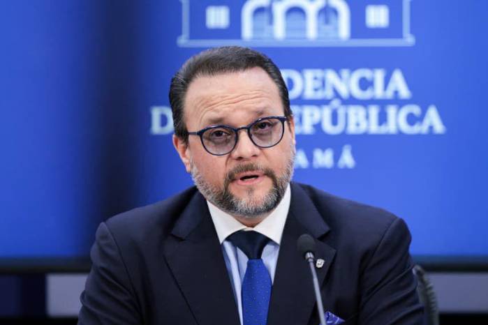 Moltó recibió esta negociando con la empresa con la autorización del presidente José Raúl Mulino.