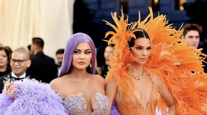 Las hermanas Jenner en la alfombra de 2019.