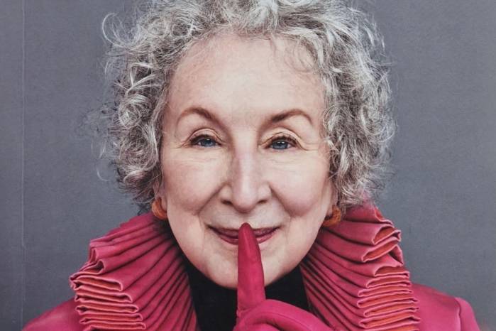 ‘Libros de mis vidas’, de Margaret Atwood, analiza las muchas existencias de una autora.